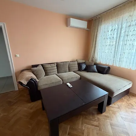 Апартамент Arian In The Center Бургас