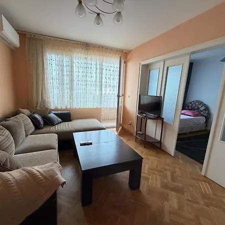 Апартамент Arian In The Center Бургас